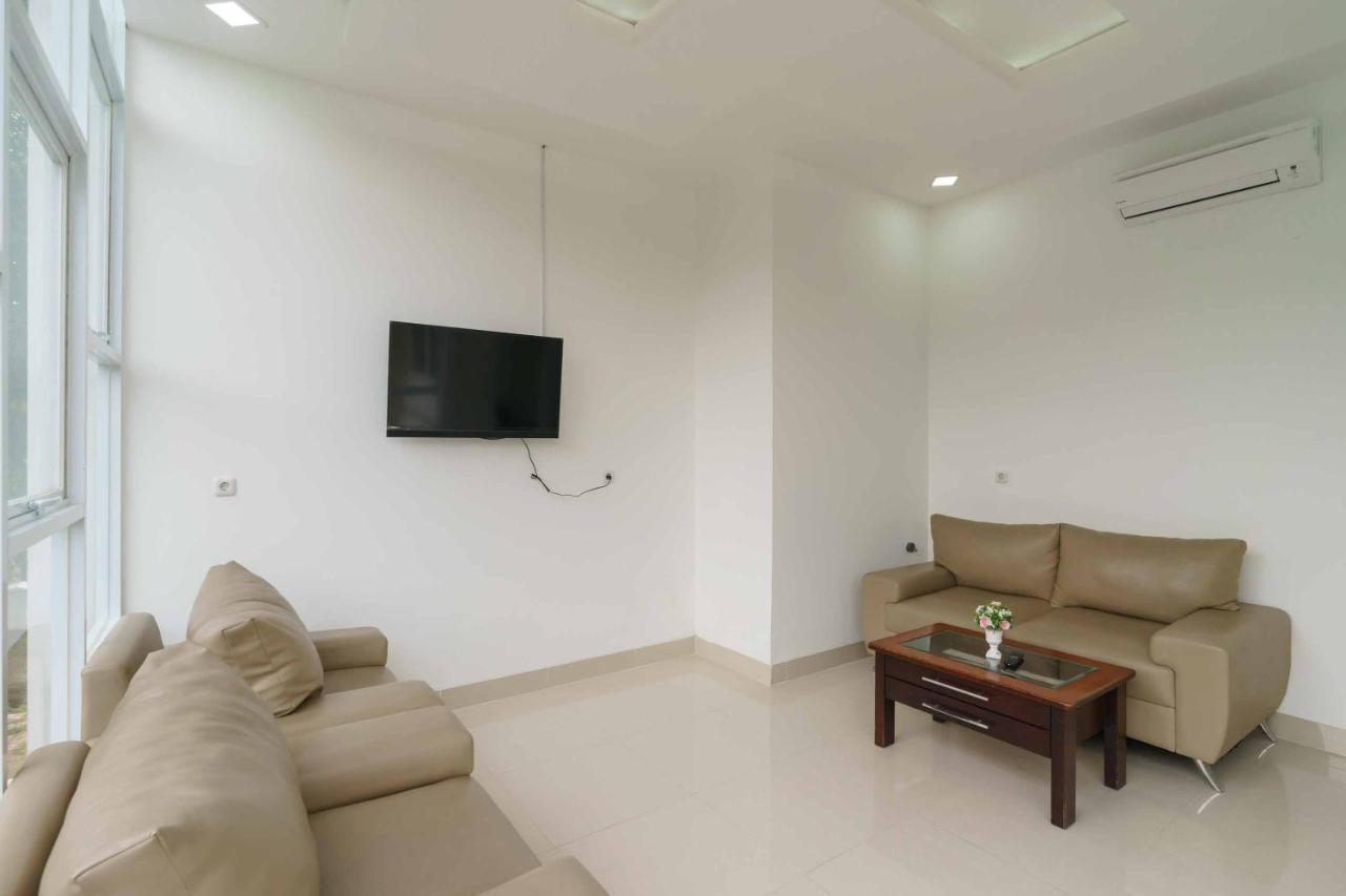 Reddoorz Plus Near Eka Hospital Bsd 5 Dadap Dış mekan fotoğraf